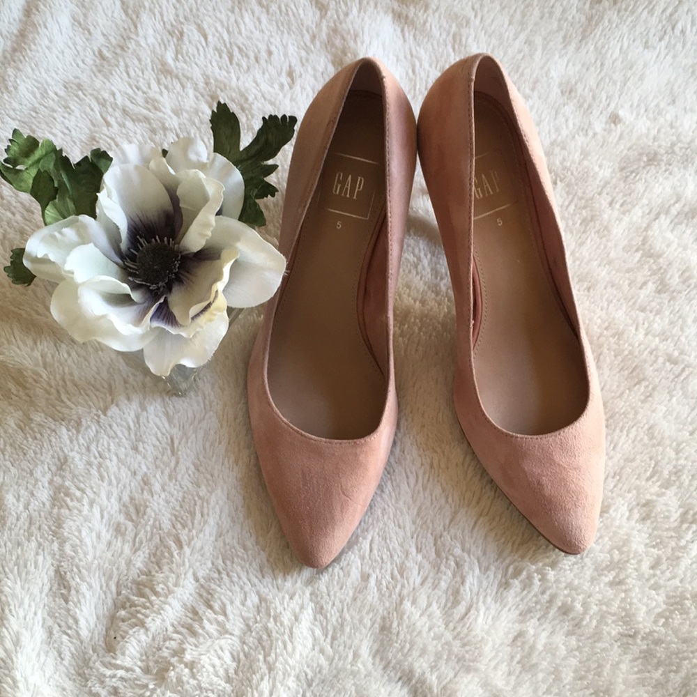 Peachy pink heels 👠